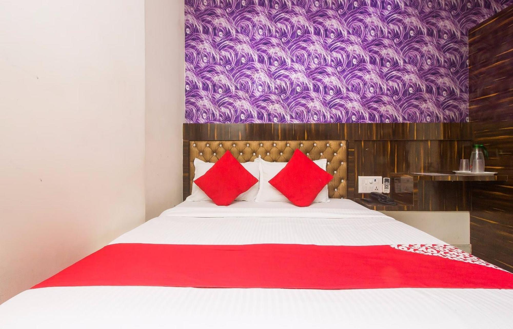Capital O Hotel Pearl Near Us Embassy Mumbai Bagian luar foto